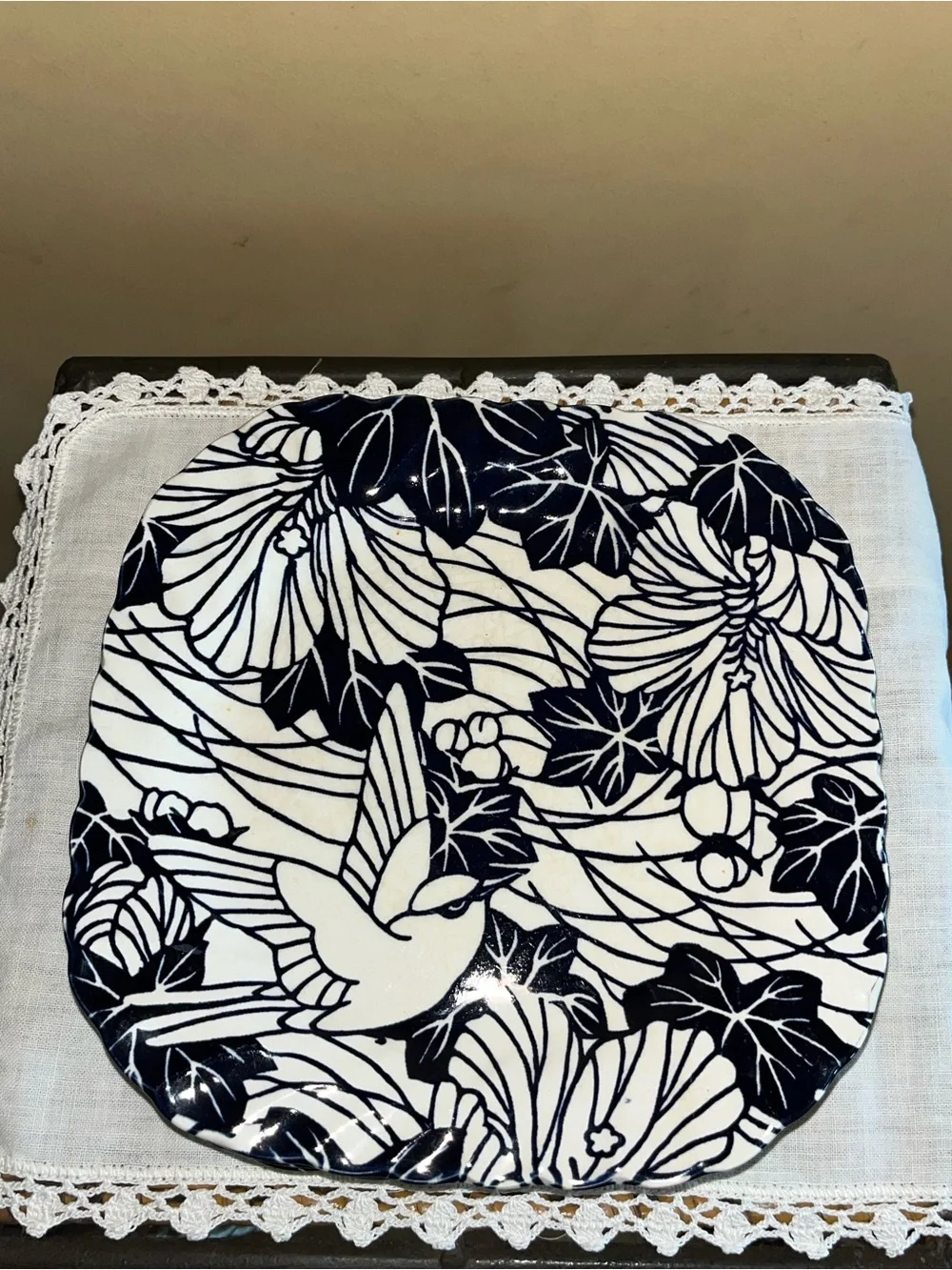 4 Johnson Brothers Metropolitan Museum of Art Hummingbird Blue and White Salad